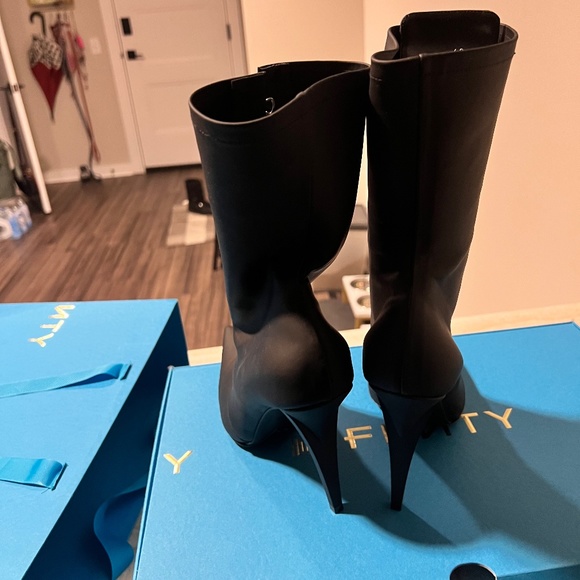 Fenty Designer Bootie Brand New NEVER WORN size 42 - Picture 4 of 7